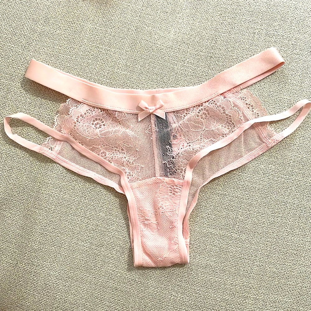 Victoria's Secret lace panty - Small